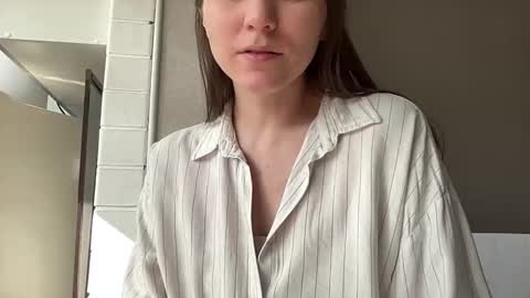 Snapshot of nursedoll chatting on 15, 4, 2026 Ema online show from 15, 4, 2026