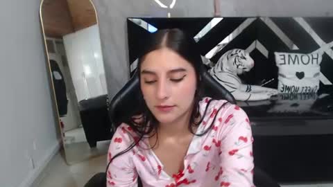 Snapshot of nyx_kitty_a chatting on 10, 7, 2026 Nia online show from 10, 7, 2026
