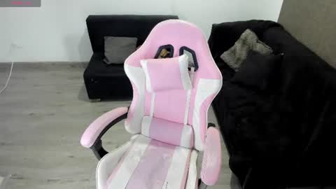 olivia_martine online show from 12, 6, 2026