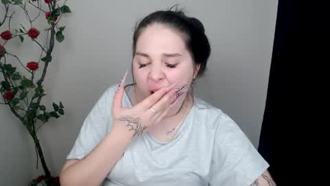 Snapshot of olivia_red_ chatting on 25, 5, 2026 Olivia online show from 25, 5, 2026