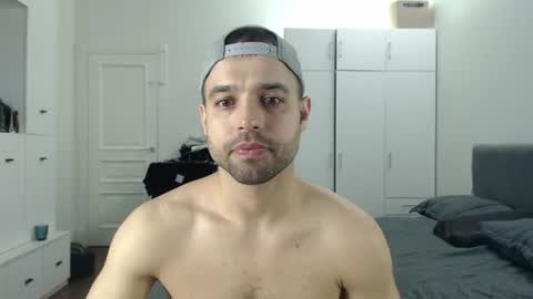 onebestlover online show from 14, 6, 2026