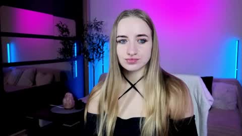 Oxy Foxie online show from 11, 6, 2026