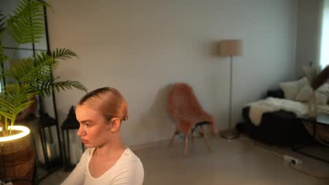 Kristina Kriss online show from 7, 6, 2026