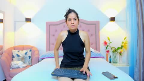 Snapshot of paulinavera chatting on 11, 5, 2026 paulinavera online show from 11, 5, 2026