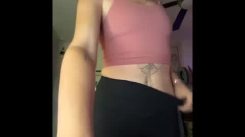 peachesncreampiezz online show from 19, 6, 2026