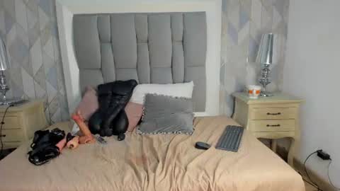  Penelope  online show from 25, 6, 2026