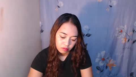 Snapshot of pinay_singlemomxs chatting on 19, 11, 2025 pinay_singlemomxs online show from 19, 11, 2025