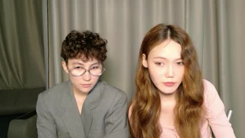 Li long hair and Ru short hair online show from 23, 5, 2026