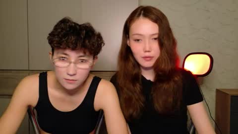 Li long hair and Ru short hair online show from 27, 5, 2026