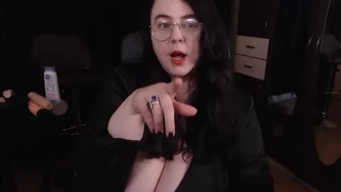 PoshMistres    online show from 18, 5, 2026