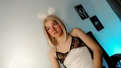 Snapshot of precious_laura18 chatting on 18, 6, 2026 precious_laura18 online show from 18, 6, 2026