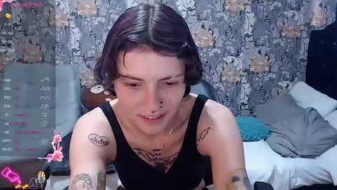pretty_cristal22 online show from 15, 6, 2026