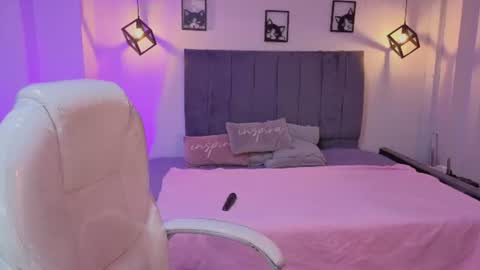 pretty online show from 13, 6, 2026