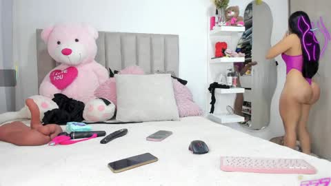 Snapshot of queen_antonella_oficial chatting on 3, 6, 2026 QUEEN ANTONELLA online show from 3, 6, 2026