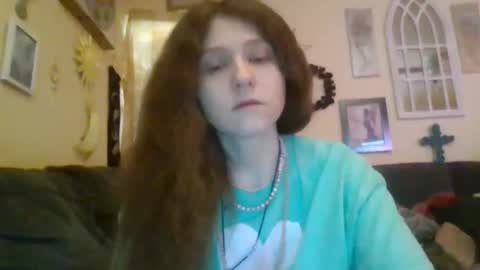 queencrimsonlvx online show from 30, 4, 2026