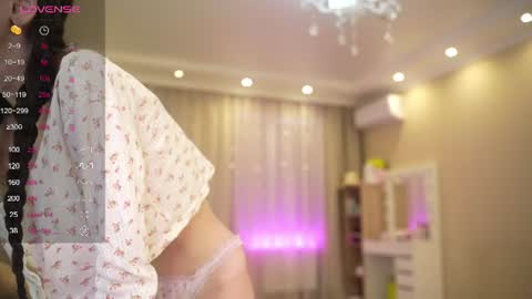 Nelly  INSTA  queenelia  online show from 18, 6, 2026