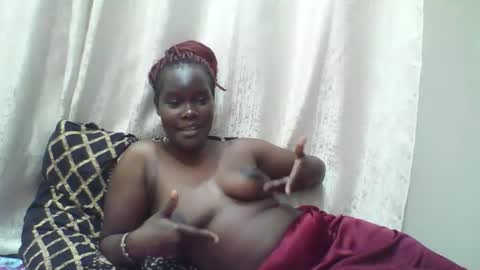 Snapshot of queenvivy chatting on 13, 5, 2026 VIVIAN online show from 13, 5, 2026