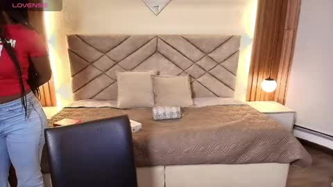 Snapshot of raqueljones_ chatting on 9, 5, 2026 Raquel online show from 9, 5, 2026