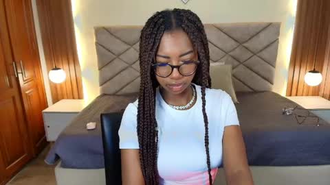 Snapshot of raqueljones_ chatting on 16, 5, 2026 Raquel online show from 16, 5, 2026