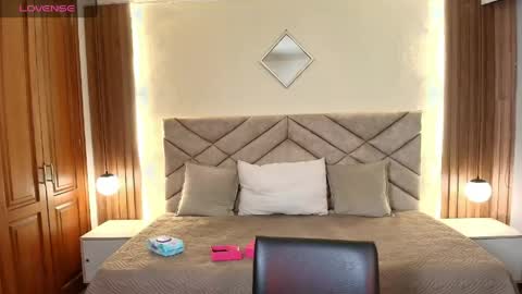 Snapshot of raqueljones_ chatting on 25, 5, 2026 Raquel online show from 25, 5, 2026