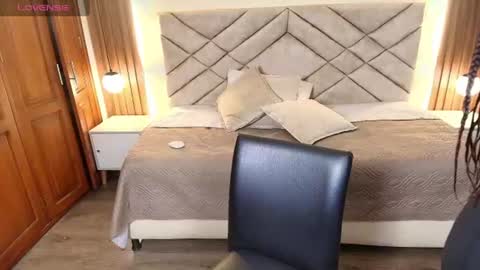 Snapshot of raqueljones_ chatting on 18, 6, 2026 Raquel online show from 18, 6, 2026