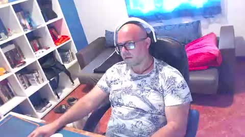 ravingr3d3 online show from 15, 6, 2026