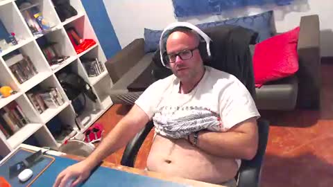 ravingr3d3 online show from 18, 6, 2026