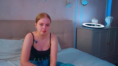 rebeccacruze online show from 8, 6, 2026