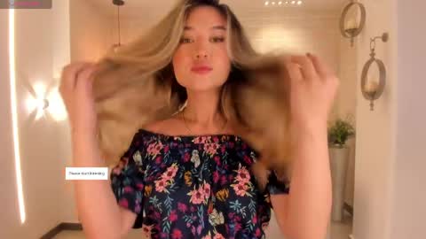 Snapshot of rebeccahudson_ chatting on 9, 5, 2026 Rebe online show from 9, 5, 2026