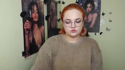 Snapshot of redhotqueen1 chatting on 2, 5, 2026 Rina online show from 2, 5, 2026