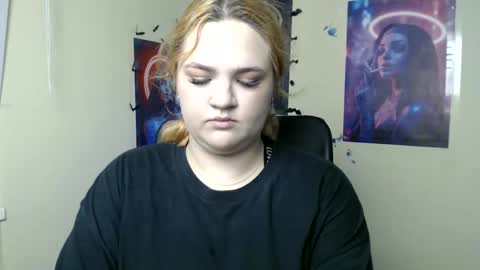 Snapshot of redhotqueen1 chatting on 6, 6, 2026 Rina online show from 6, 6, 2026