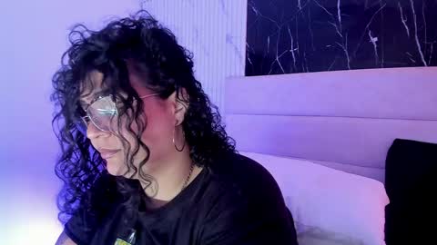 reginavegaa online show from 14, 5, 2026