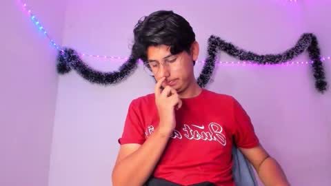 Snapshot of reylatino24 chatting on 12, 1, 2026 reylatino24 online show from 12, 1, 2026