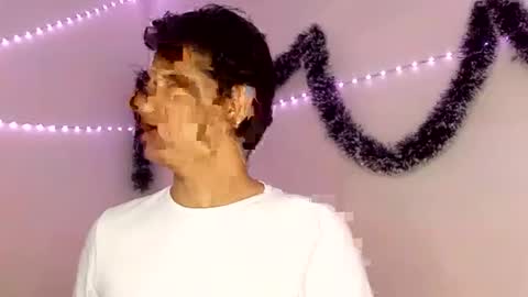 Snapshot of reylatino24 chatting on 15, 1, 2026 reylatino24 online show from 15, 1, 2026