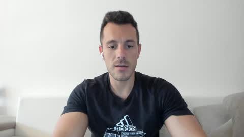Snapshot of roberto4ever chatting on 8, 5, 2026 roberto4ever online show from 8, 5, 2026