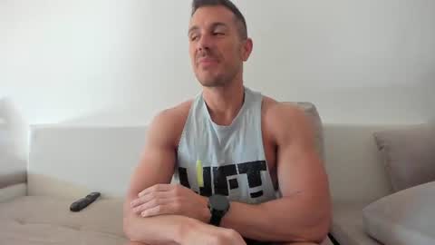 Snapshot of roberto4ever chatting on 10, 6, 2026 roberto4ever online show from 10, 6, 2026