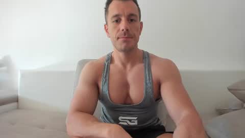 Snapshot of roberto4ever chatting on 14, 6, 2026 roberto4ever online show from 14, 6, 2026