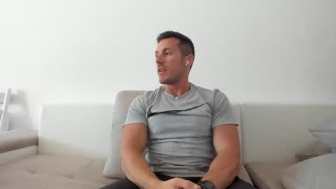 Snapshot of roberto4ever chatting on 16, 6, 2026 roberto4ever online show from 16, 6, 2026