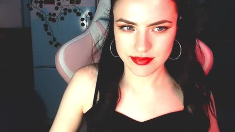 Sophie  online show from 4, 1, 2025