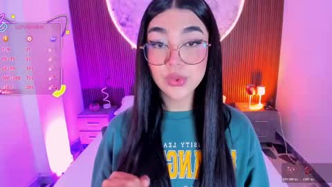 Snapshot of rosecassie chatting on 8, 6, 2026 Rose online show from 8, 6, 2026