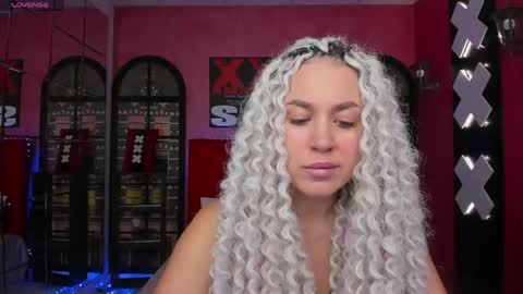 Roxy online show from 19, 5, 2026