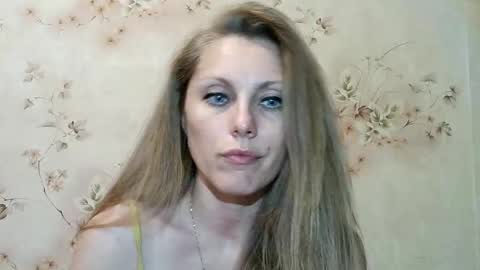 roxyfox18x01 online show from 9, 6, 2026
