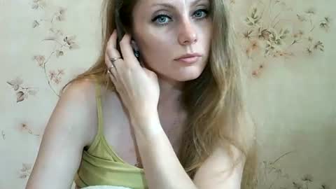 roxyfox18x01 online show from 13, 6, 2026