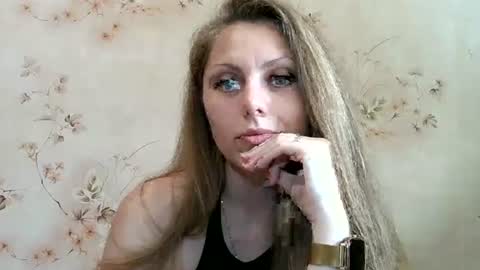 roxyfox18x01 online show from 15, 6, 2026