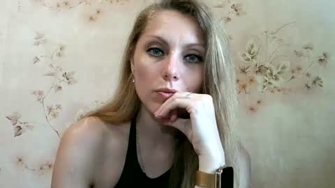 roxyfox18x01 online show from 16, 6, 2026