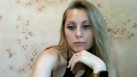 roxyfox18x01 online show from 17, 6, 2026