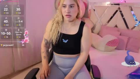saaya_tay online show from 8, 6, 2026