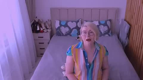 Sabrina MacMarren online show from 21, 6, 2026
