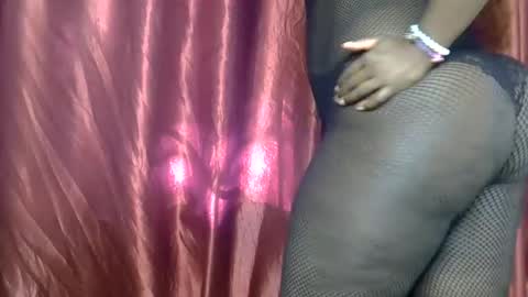 sally_bee1 online show from 18, 6, 2026