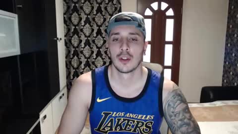 Sanchez Erik online show from 4, 3, 2025
